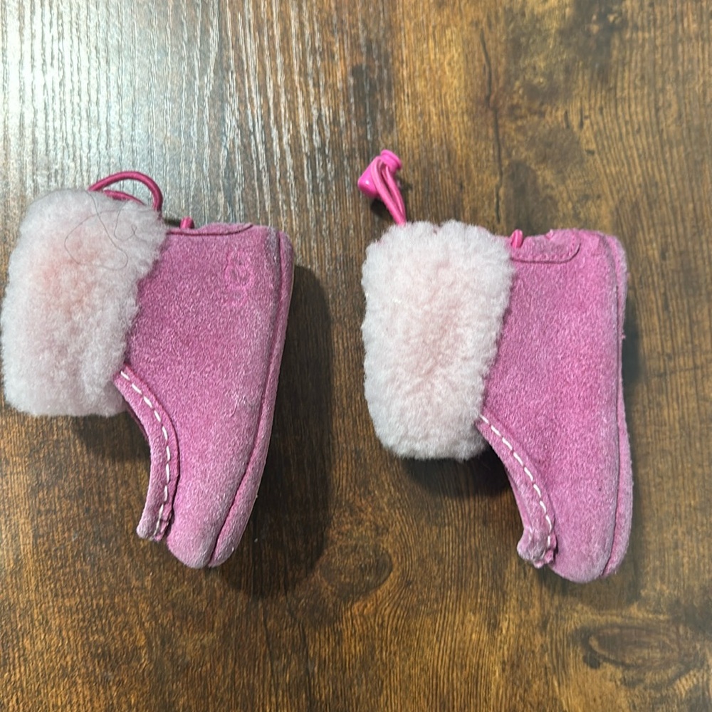 Pink Ugg boots size 0/1 (0-6 months)